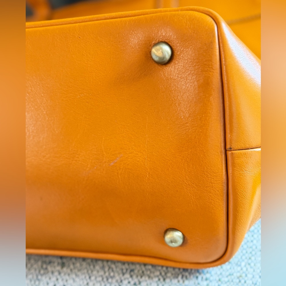 Classic Patricia Nash Mallory Leather Tote Bag w authenticity cards -must have! - Picture 15 of 16